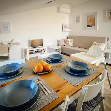 Casa Martinica - Peaceful Garden Apartment Liznjan