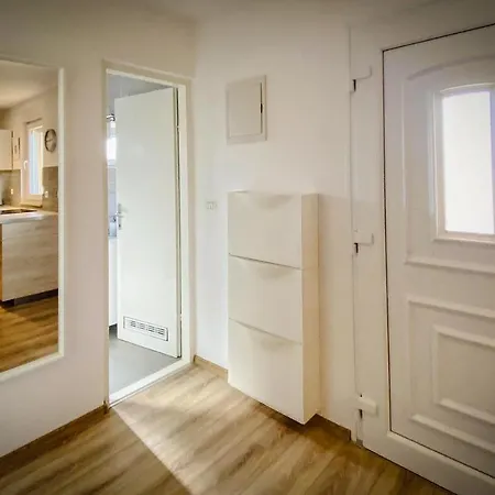 Apartment Casa Martinica - House With 2 Liznjan